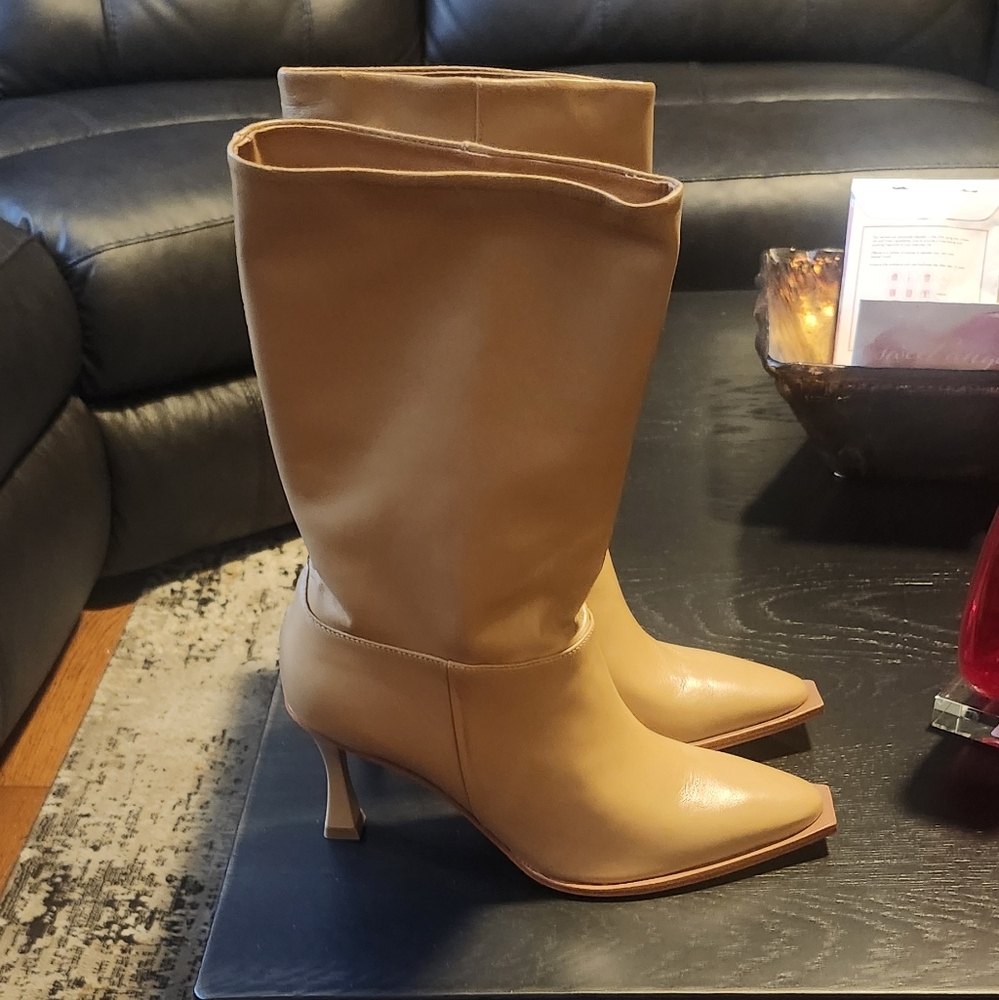 Elegant Western Tan Leather Women's Boots - Picture 7 of 7
